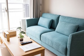 Deluxe Apartment | Desk, laptop workspace, blackout drapes, free WiFi