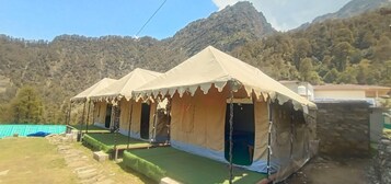 Deluxe Tent | Free WiFi