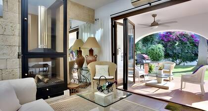 Villa 'By The Beach 5 Bedrooms' with Sea View, Wi-Fi and Air Conditioning