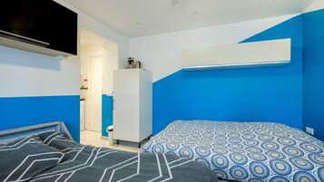 Een strijkplank/strijkijzer, gratis wifi, beddengoed