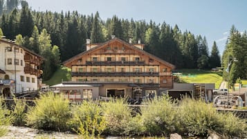 Esterni