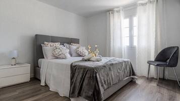 2 bedrooms, iron/ironing board, free WiFi, bed sheets