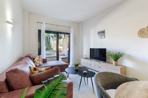 Holiday Apartment "El Oasis Malasia 16 Bajo A" with Shared Pool, Private Terrace & Wi-Fi