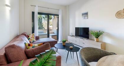 Holiday Apartment "El Oasis Malasia 16 Bajo A" with Shared Pool, Private Terrace & Wi-Fi