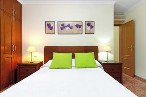 2 Schlafzimmer, Bügeleisen/Bügelbrett, kostenloses WLAN, Bettwäsche