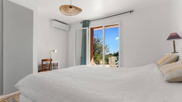 2 chambres, fer et planche Ă repasser, Wi-Fi gratuit, draps fournis