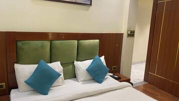 Egyptian cotton sheets, premium bedding, pillowtop beds, in-room safe