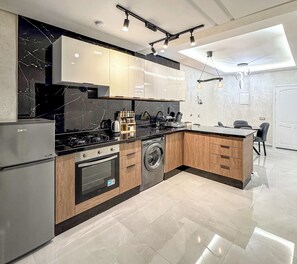 Fridge, oven, stovetop, coffee/tea maker - El-wifaq - Appartement Standing (Agadir)