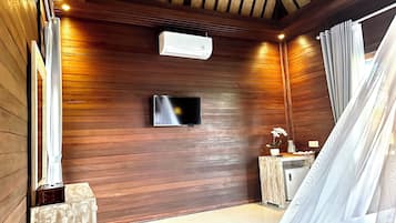 1 bedroom, Egyptian cotton sheets, premium bedding, pillow-top beds