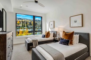 2 Schlafzimmer, BĂŒgeleisen/BĂŒgelbrett, Reisekinderbett, WLAN