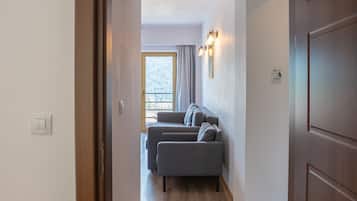 Grand Suite | 2 bedrooms, desk, laptop workspace, free WiFi