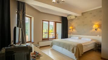 Premium Double Room | Desk, laptop workspace, free WiFi, bed sheets