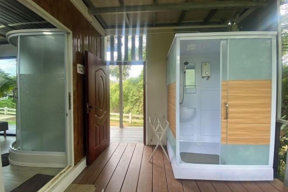 Queen Room With Pool View