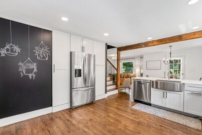 Designer Home With Pool Sleeps 12!