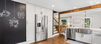 Designer Home With Pool Sleeps 12!
