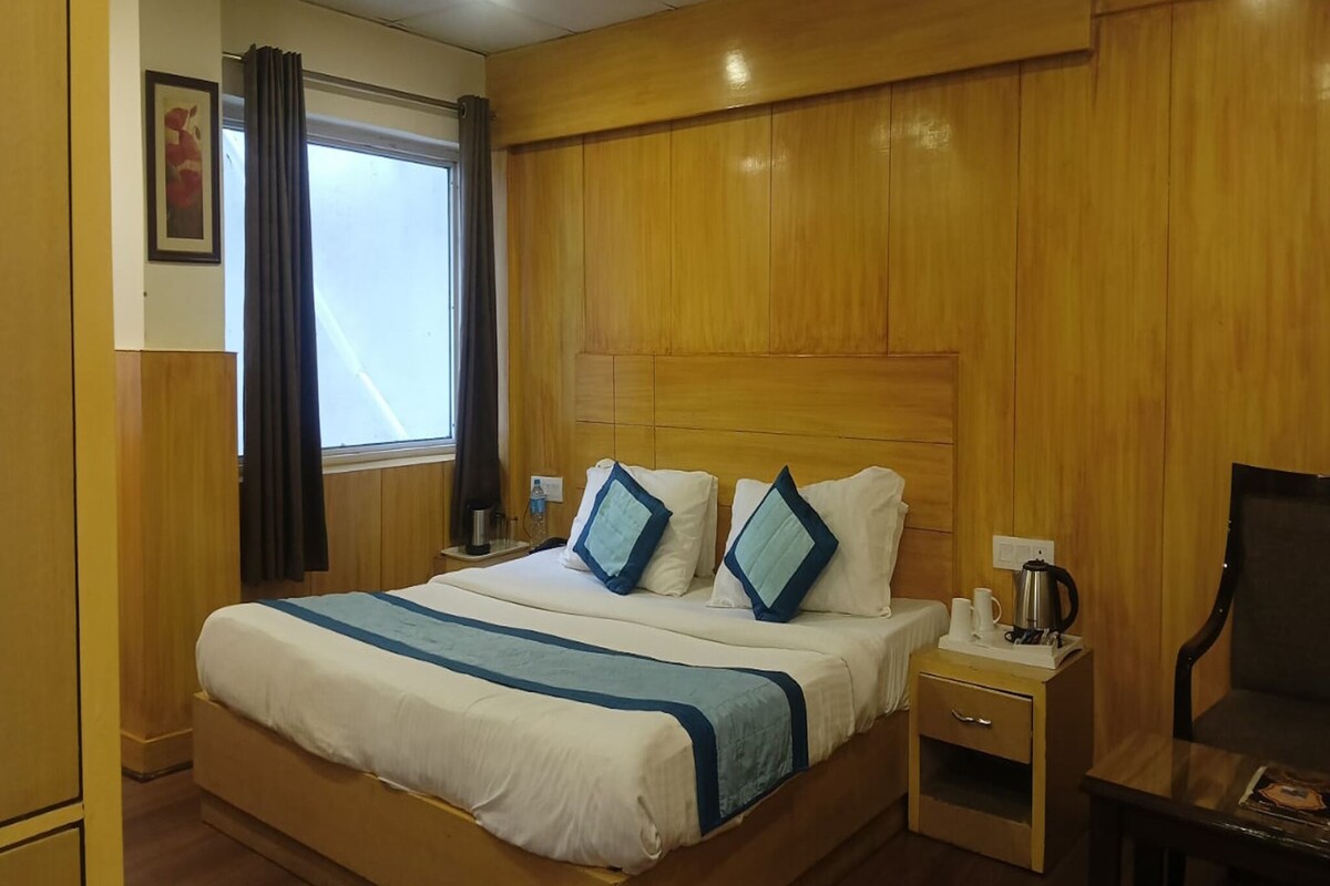 Standard Room | Premium bedding, desk, free WiFi, bed sheets