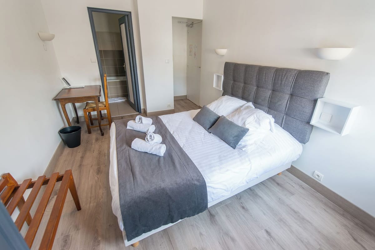Premium bedding, Select Comfort beds, desk, laptop workspace