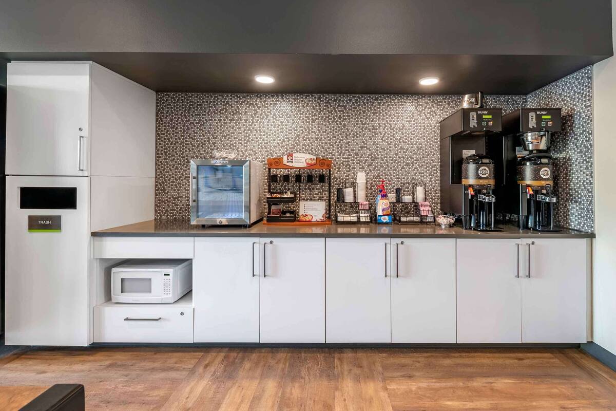 free daily on-the-go breakfast