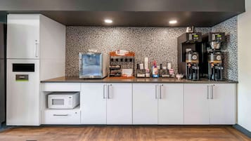 Tägliches inbegriffenes Frühstück zum Mitnehmen