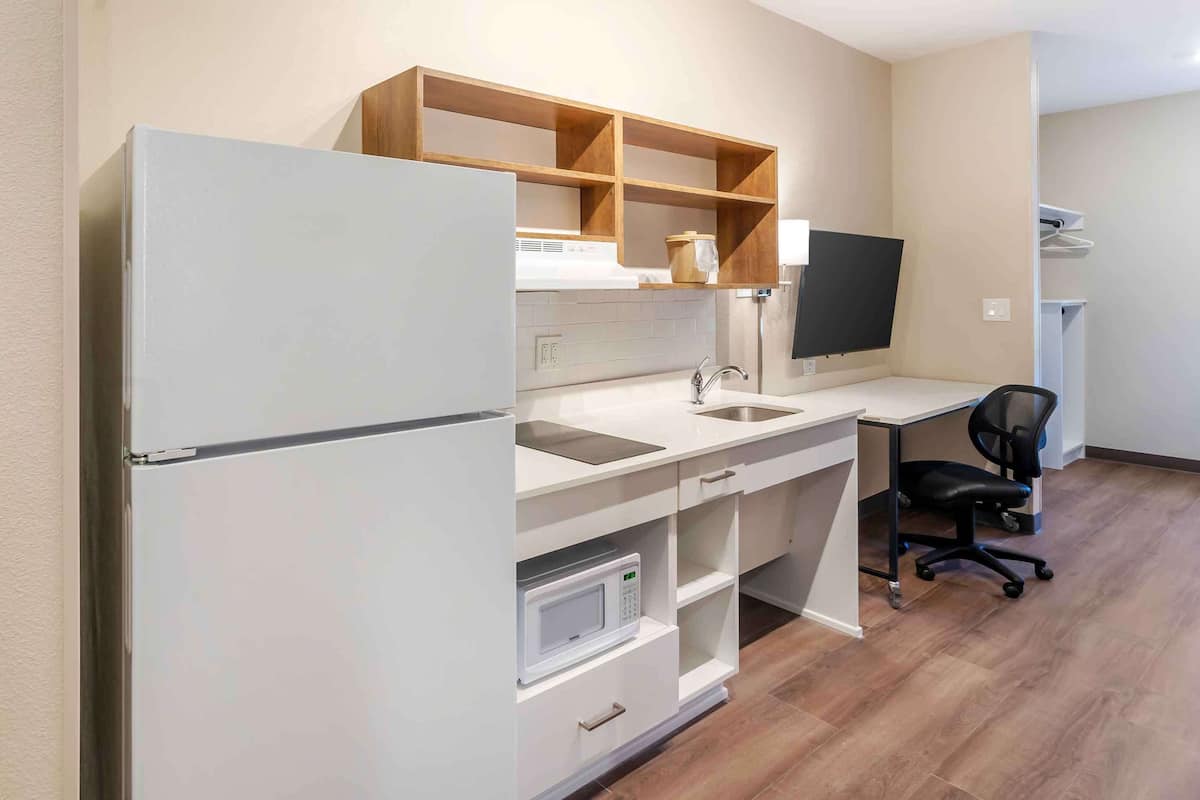 fridge, microwave, stovetop