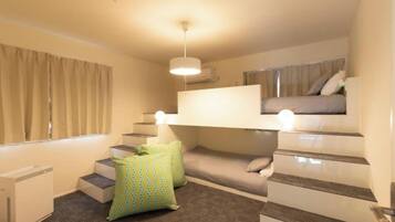 2 habitaciones, escritorio, tabla de planchar con plancha y wifi gratis