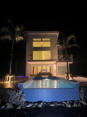 Pool - Completely reserved for 1 group villa with jacuzz / Kunigami-gun Okinawa (Kunigami-gun)