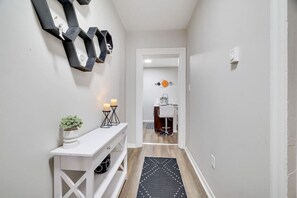 Interior - Peaceful Oasis in Allentown (Allentown)