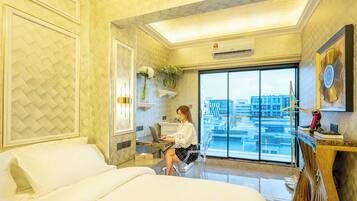 Egyptian cotton sheets, premium bedding, down duvets, pillow-top beds