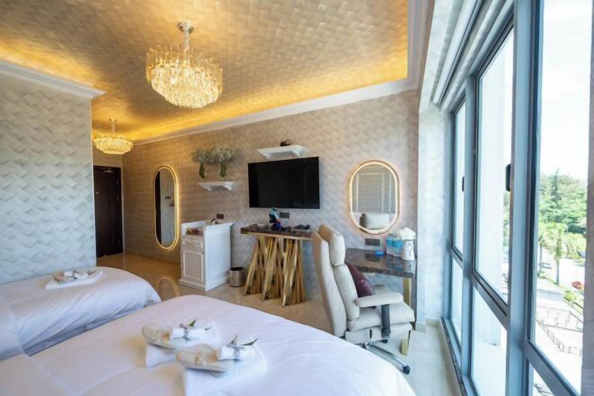 Egyptian cotton sheets, premium bedding, down duvets, pillow-top beds