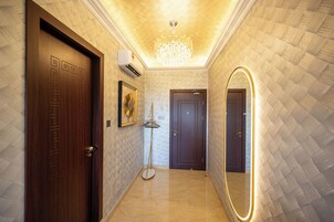 Family Room | Egyptian cotton sheets, premium bedding, down comforters, pillowtop beds