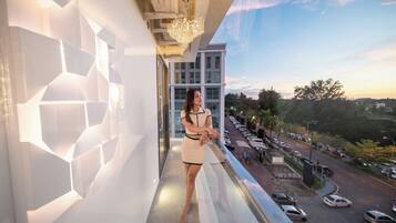 Panoramic Room | Egyptian cotton sheets, premium bedding, down comforters, pillowtop beds