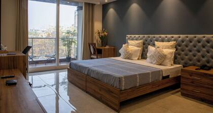 Studio apartment with balcony near Galleria market