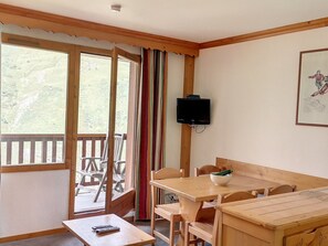 Dining - Apartment in Menuires - 2 rooms, 4 pers., balcony and ski-in/ski-out (Les Menuires)