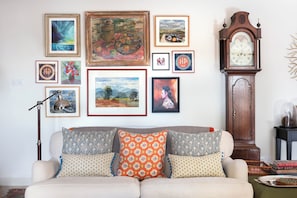 TV, fireplace, DVD player, stereo - Nest Stay - Two Luxurious Properties Rented Together (West Sussex)