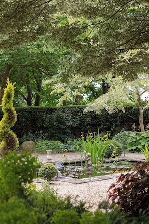 Property grounds - Nest Stay - Two Luxurious Properties Rented Together (West Sussex)