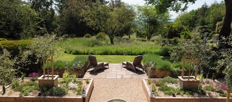 Nest Stay - Two Luxurious Properties Rented Together