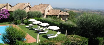 Apartment in Capalbio with condominium pool