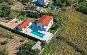 Exterior - Stunning home in Kastel Luksic (Kastel Luksic)