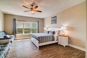 9 bedrooms, desk, iron/ironing board, travel crib