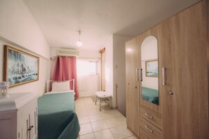 2 habitaciones, tabla de planchar con plancha, wifi y ropa de cama 