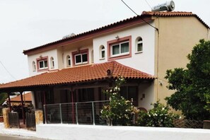 Exterior - Yiannis' Maizonette Ancient Olympia (Archaia Olympia)