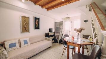 Casa familiare, camere multiple, 2 bagni, lato montagna (Yiannis' Maizonette Ancient Olympia) | Interni