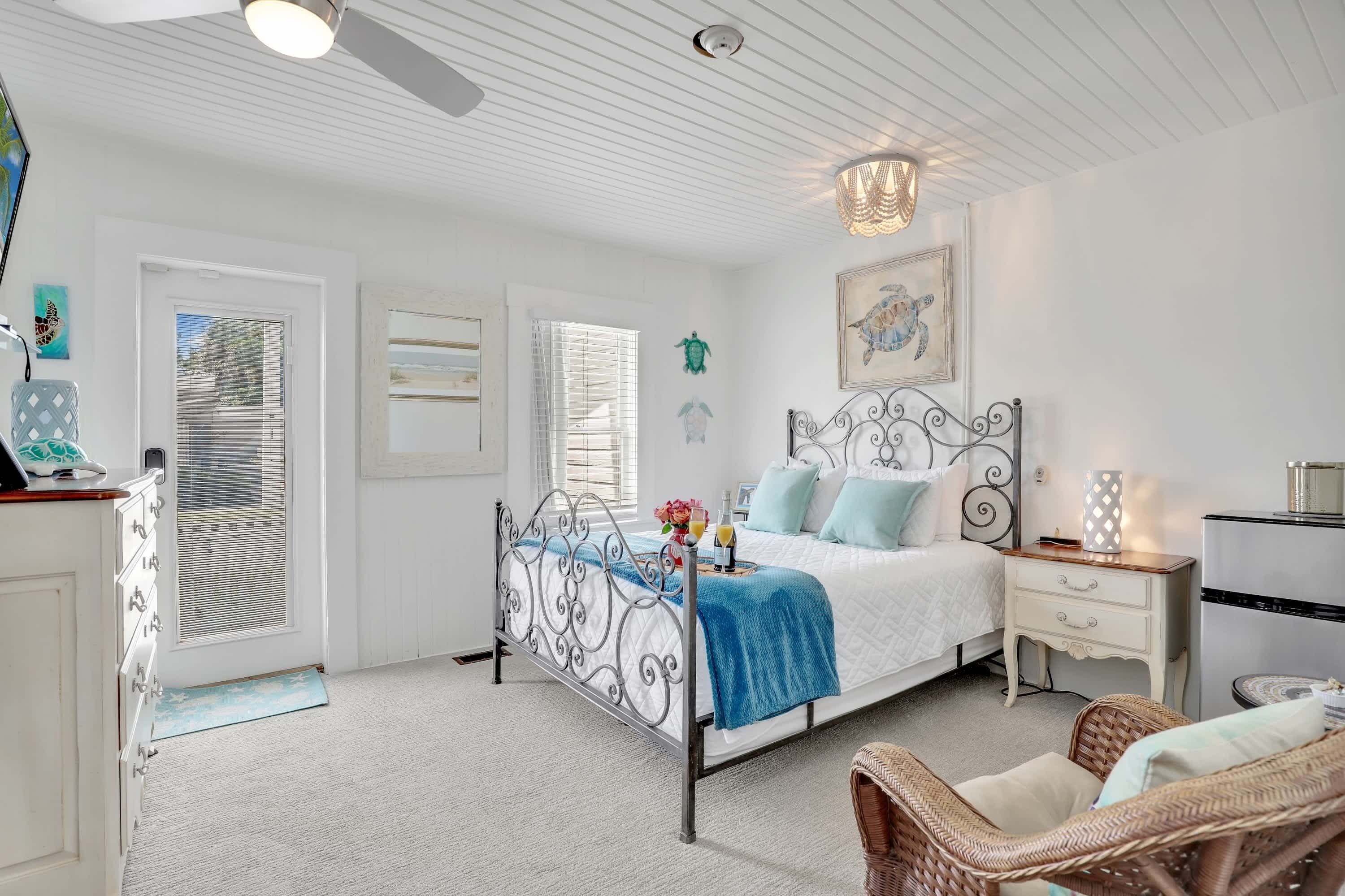 1 slaapkamer, een strijkplank/strijkijzer, reisbedje, wifi