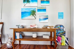 Interior - Hibiscus House Bed & Breakfast Inn Turtle Room Bed-ADA (Fort Myers)