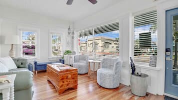 Televisión, oficina