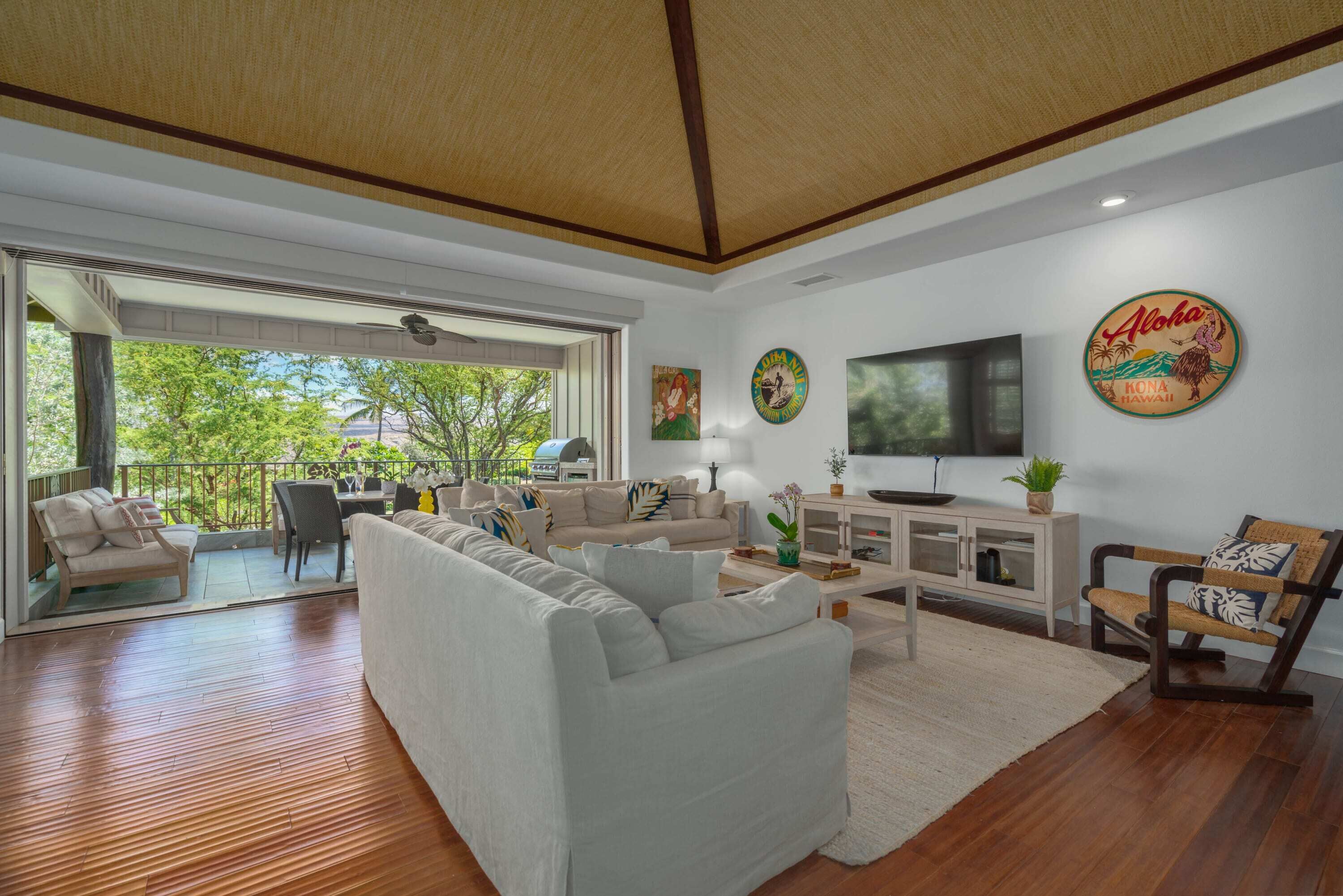 Luxury + Privacy • Sleeps 10 • Beach Club Access