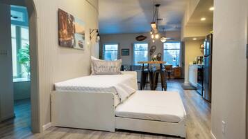 1 bedroom, desk, iron/ironing board, WiFi