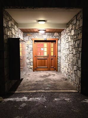 المنشأة من الداخل