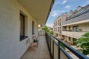 Balcony - Elegant Wroclaw Apartment by Renters (Wroclaw)