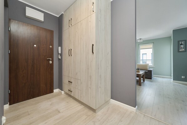 Living room - Elegant Wroclaw Apartment by Renters (Wroclaw)